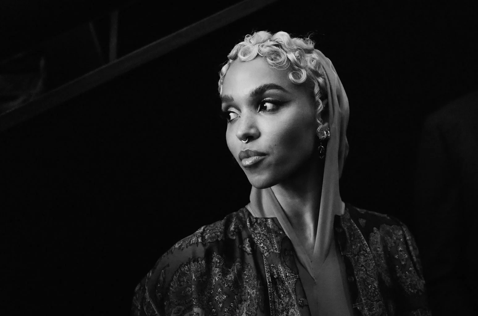 Caprisongs: Νέο album/mixtape από FKA twigs